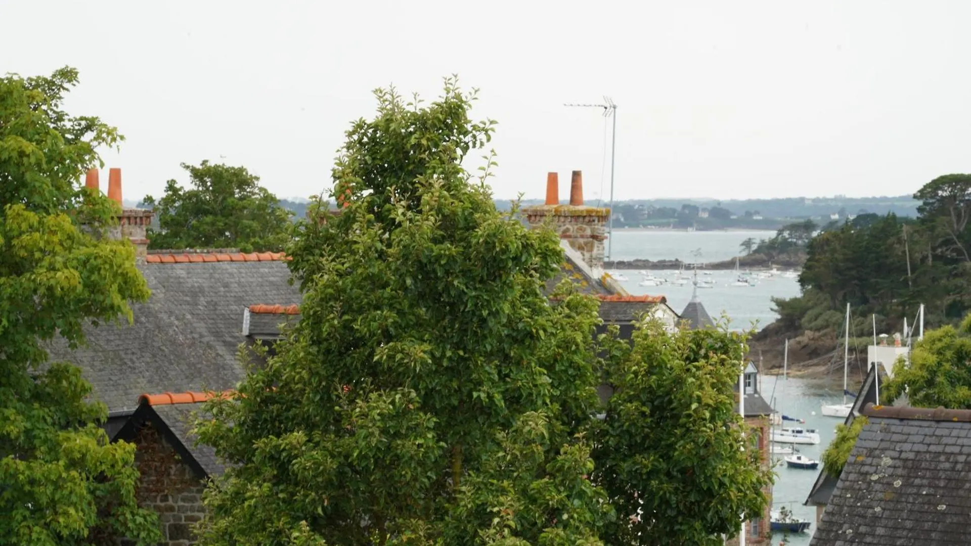 Hotel De La Houle Saint-Briac-sur-Mer 3*,  Fransa